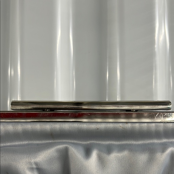 Chic Metallic Clutch with Chain Strap - Picture 5 of 9